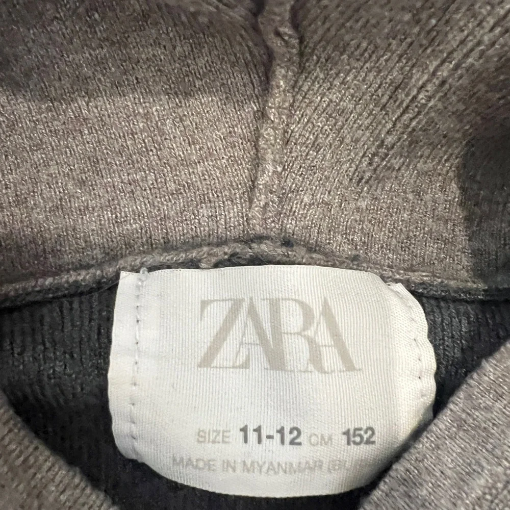 Zara Boys Two-Tone Colorblock Gray Knit Hoodie Sweater Size 11/12